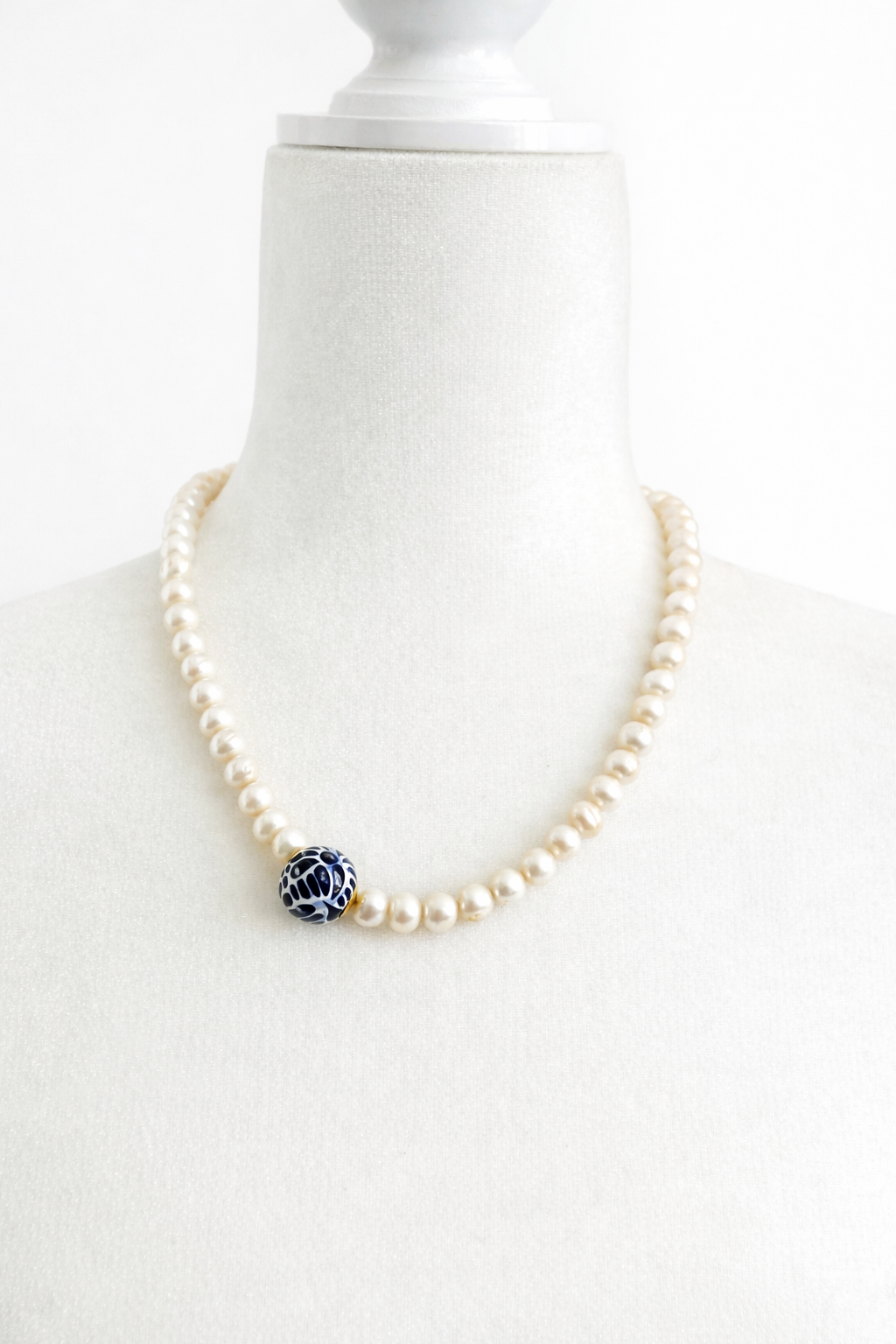 Bootsologie Talavera pearl necklace inspired by traditional Mexican pottery