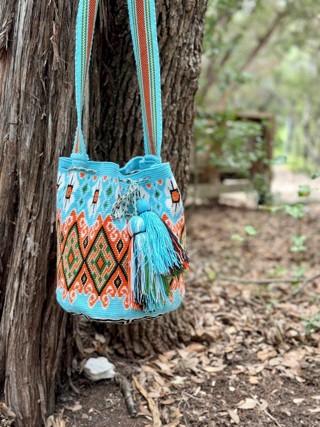 Wayuu handwoven bag ideal for all retailer occasions