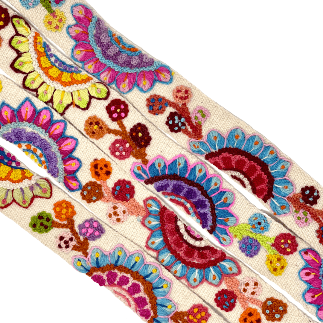 Girasoles Wool Belt in White - Bootsologie