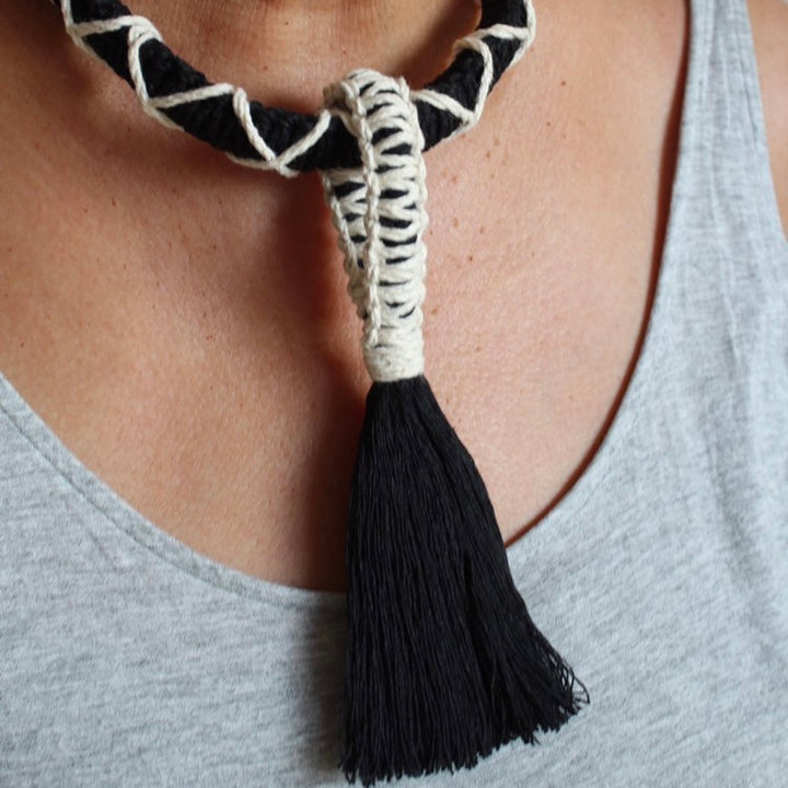Macrame Necklace - Bootsologie