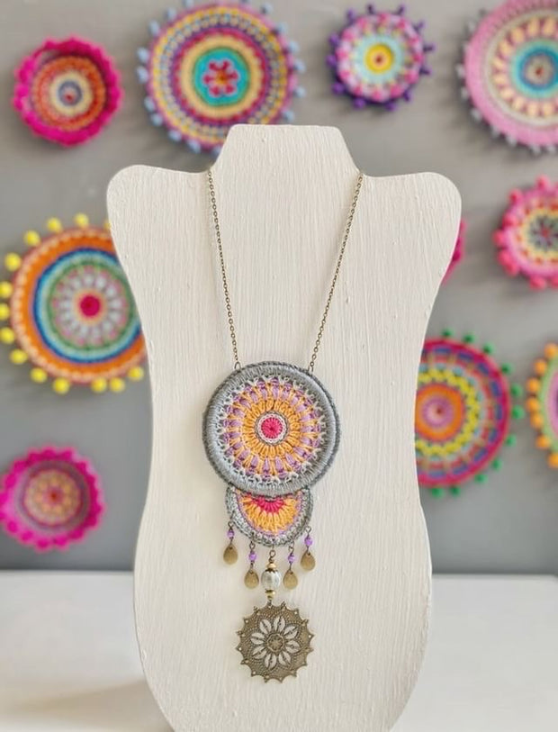 Mandala Knitted Necklaces - Bootsologie